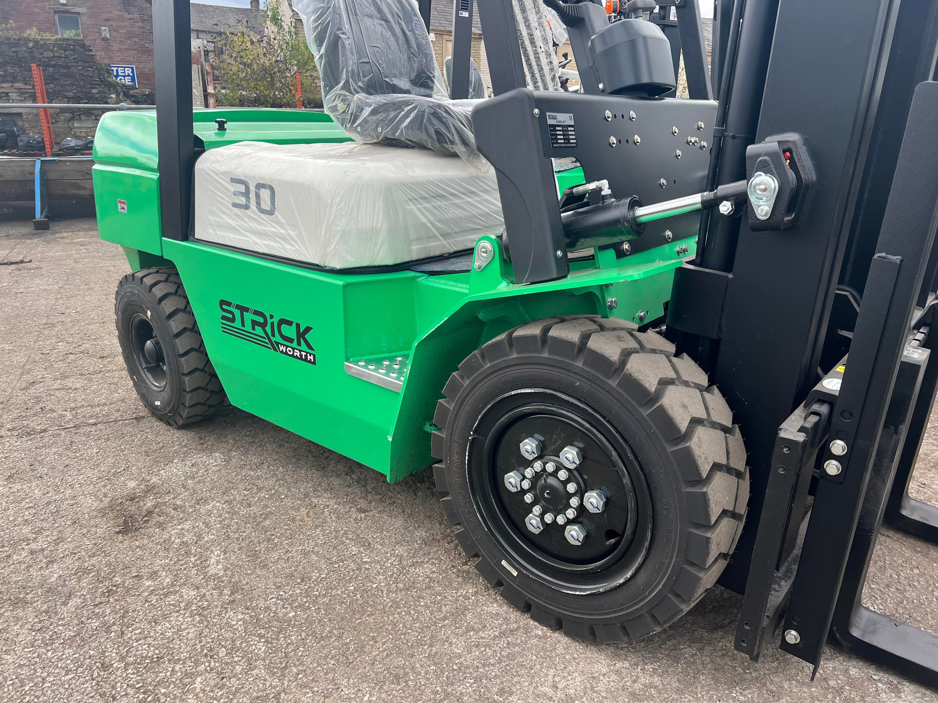 STRICKWORTH SW30 3 TON FORKLIFT TRUCK